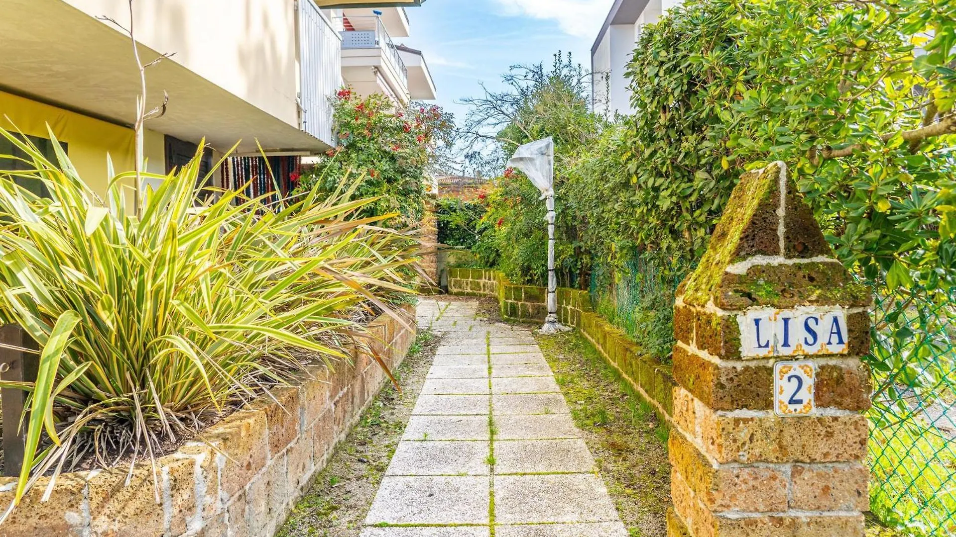 Renovated Semi Detached House In Bibione Spiaggia شقة